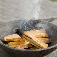 Palo Santo: Herkunft, Tradition und Räucherrituale