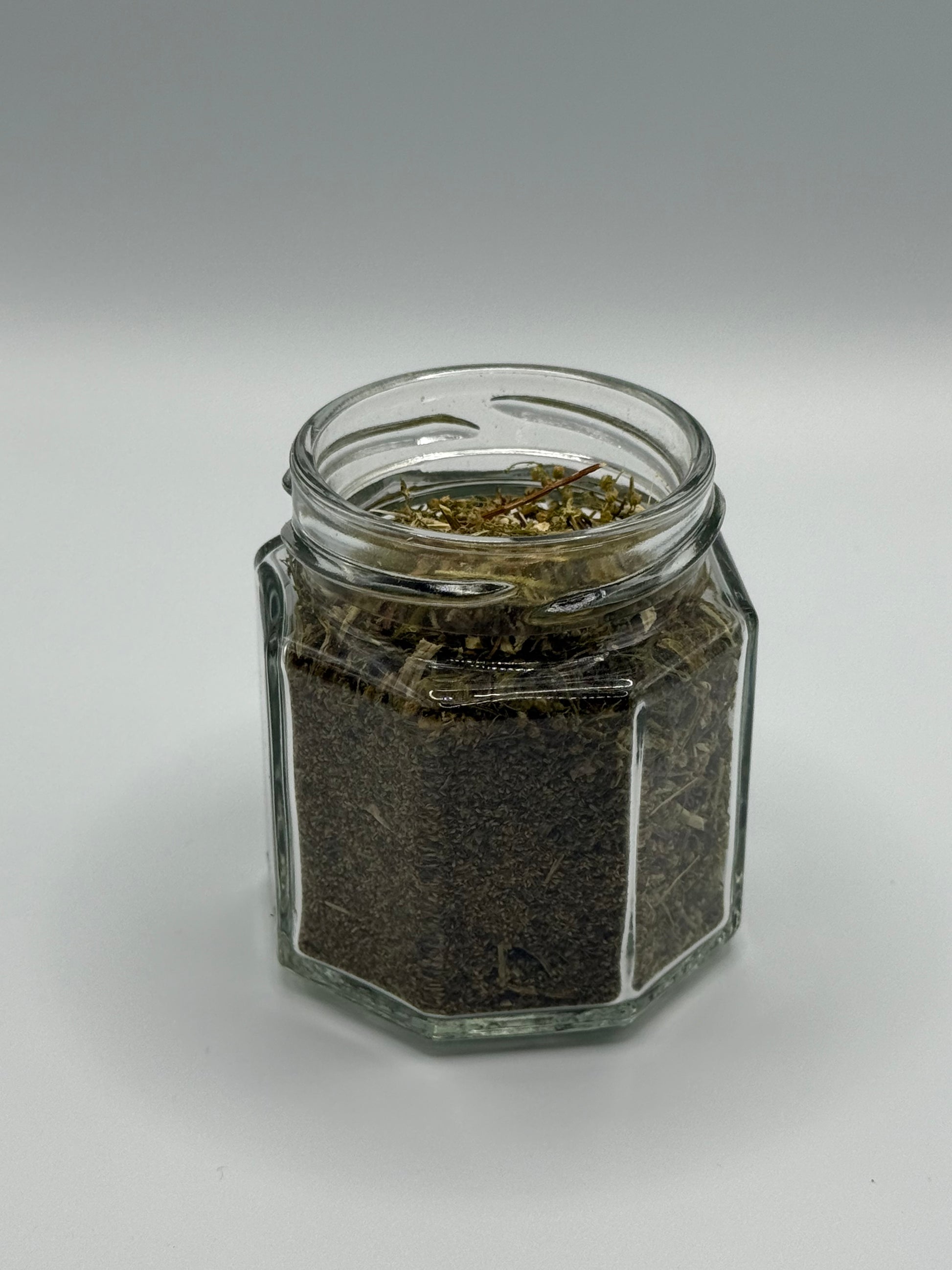 Artemisia annua im Glas